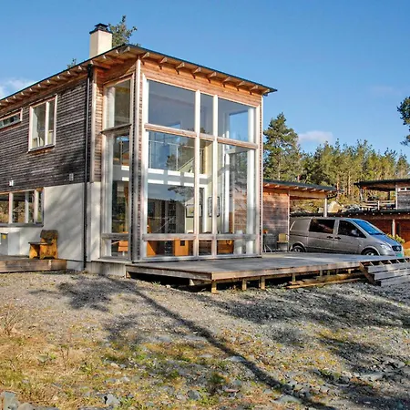 Stunning In Mosterhamn With Wifi Holiday home Grindheim